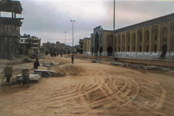 إعادة تطوير منطقة بين الحرمين بعد استهدافها من قبل النظام البعثي في تسعينيات القرن الماضي