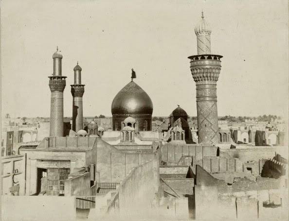العتبة الحسينية قبل هدم منارة العبد في الثلاثينيات من القرن الماضي