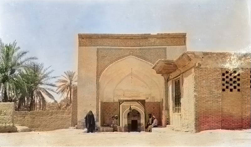 المخيم-الحسيني-عام-1911-وتظهر-عليه-معالم-البناء-القديمة