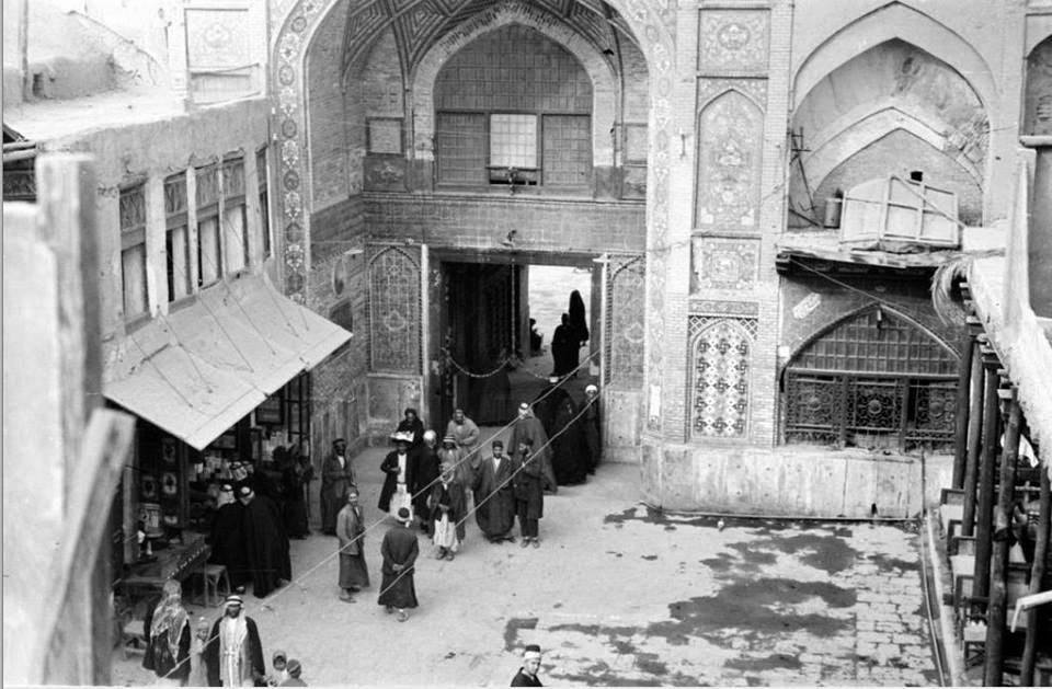 أحد أبواب العتبة الحسينية 1936